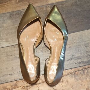 Vince Camuto Green Flats Elegant Minimalist Design